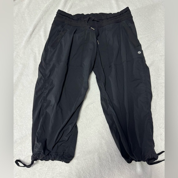 Lululemon Black Crop Studio Pants - Picture 1 of 11